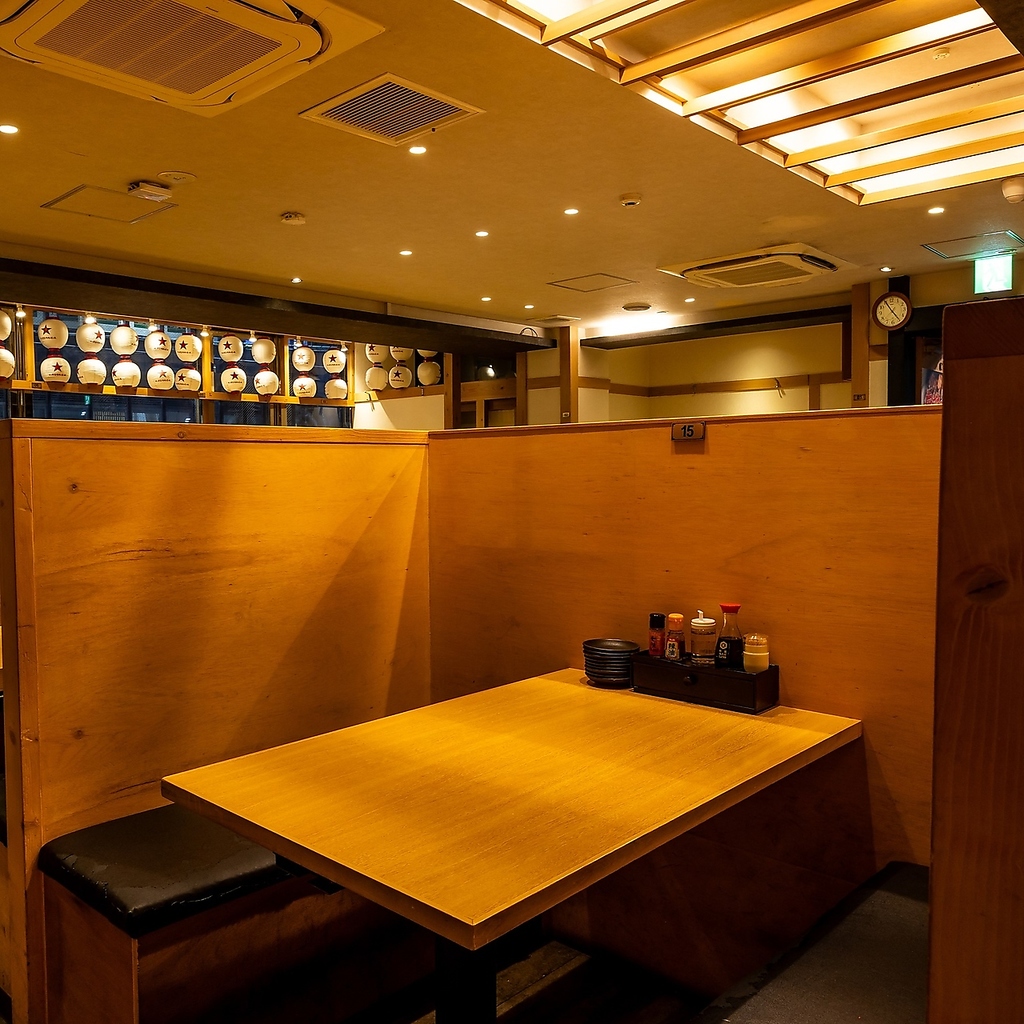 ムードあふれる店内とプライベート感満載の個室空間は大切なご宴会の場を彩ること間違いなし！