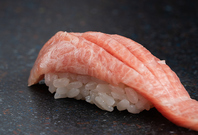 鮮度に拘る握りの数々や一品料理など◎