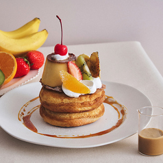 プリンアラモードパンケーキ 黒糖ミルクティーキャラメルソース