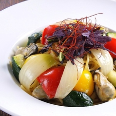 牡蠣と産直野菜たっぷりペペロンチーノ　OR ナポリタン