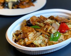 ホイコーロー（回鍋肉）Stir-fried pork & cabbage with spicy miso sauce