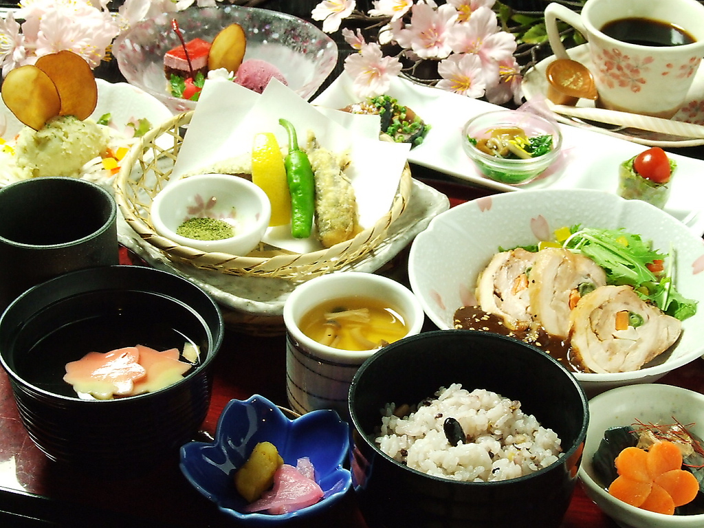 贅沢気分が味わえる和の創作「会席ランチ」！夜もやってます！予約でクーポン価格に！