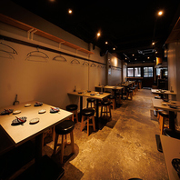 少人数～大人数様まで、様々なシーンで使えるお席！