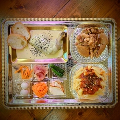 土日限定「ゴールドプレートランチ」