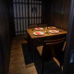 【個室】4名様個室。最大16名様までご利用可能◎個室のみ加熱式たばこ喫煙可。