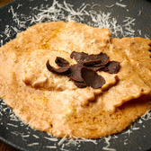 賑やかなバルの雰囲気の中で、仲間とワイワイ楽しめるコースです。シェアしながら色々楽しめるタパスや、豪快な肉料理など、バルならではのメニューをラインナップ。美味しい料理とお酒を片手に、会話も弾むこと間違いなし。カジュアルなパーティーや女子会、合コンなどにもおすすめです。