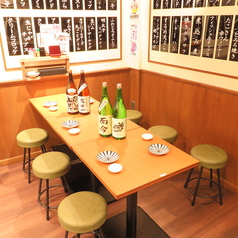 テーブル席は、間隔が広く取られているため、安心してくつろげます★お一人様でも少人数でも、心地よく過ごせる空間が整っています◎会社帰りのサク飲みや、昼の楽しいひとときにもぴったりです！