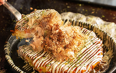 【大人の大衆酒場】「大衆以上・高級未満」をコンセプトにした鉄板酒場。