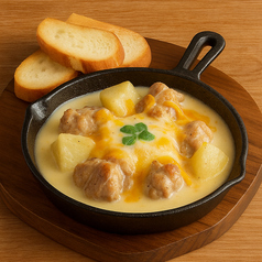 シュクメルリ(鶏とにんにくのホワイトクリーム煮込み) ~パン付き~