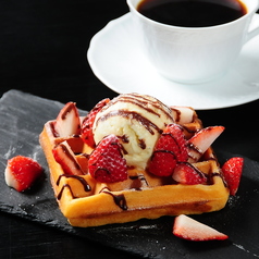 【期間限定】Strawberry Waffle Set
