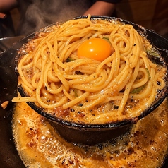 ←お鍋の〆は焼きバターまぜそば