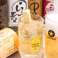 ソフトドリンクはもちろん、ノンアルコールビール、カクテルも各種取り揃えていますのでお車でお越しのお客様も楽しめる空間となっております。こだわりの日本酒、焼酎類も充実！！