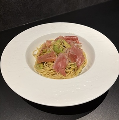 【NEW】 アボカドと生ハムのわさびクリームパスタ