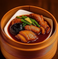 紹興酒香る 干し椎茸と鶏肉の蒸し料理(1人前)