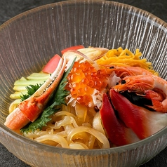 海の幸入り冷麺　　※6/1～9/30限定