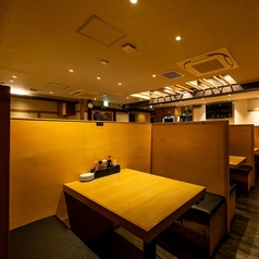 開放的で清潔感の溢れる店内は、各種宴会に幅広くご対応可能です。もちろん、大人数様でのご宴会もOK！会社宴会、歓送迎会など大人数でのご利用なら当店にお任せください。宴会にお得な食べ飲み放題コースを多数ご用意しております！ご宴会や飲み会,接待,合コン,女子会,貸切などの宴会に最適◎