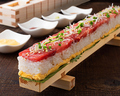 料理メニュー写真 本マグロ彩り棒寿司
