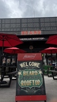 赤坂駅降りてすぐ♪この看板が【ROOFTOP　BEARD（ビアード）天神店　BBQ】の目印です！