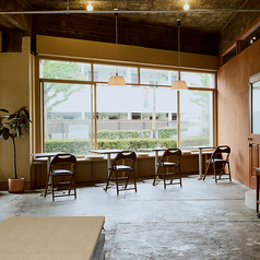 1F窓側テーブル