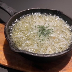 釜揚げしらすアヒージョ