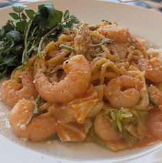 海老とクレソンのトマトクリームパスタ（オマール海老のアメリケーヌ）