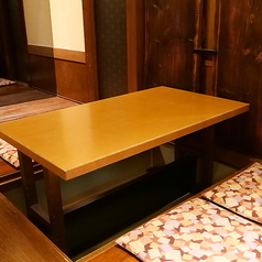 4名用掘りごたつ席