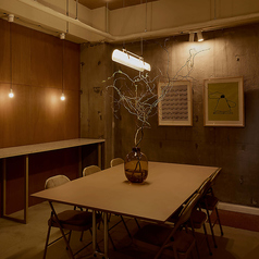 地下 大テーブル