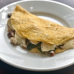 ポルチーニ茸とカマンベールチーズの白ワインオムレツ