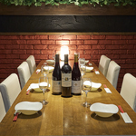 レンガを基調とした落ち着ける空間です♪