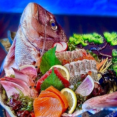 名物！お刺身”晴れ（ハレ）”盛りはなんと一皿1500円！