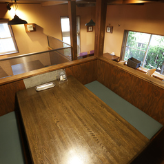 6名掛けテーブルは1席ございます。ソファーは座り心地GOODで、テーブルも広く使いやすくなっております♪お子様連れでもゆっくりお食事していただけるお席です♪