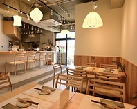 ◆店内ひろびろ、大人の隠れ家にぴったりな店◆