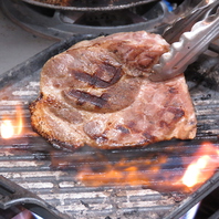 旨味がたっぷり詰まった当店自慢のポークステーキ♪