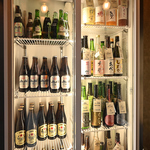 大きな冷蔵ケースにずらりと並ぶ日本酒は圧巻！全国各地の日本酒を豊富に取り揃えております★
