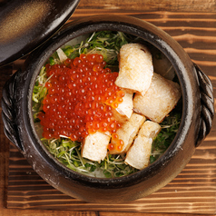 鮭ハラスとイクラの土鍋