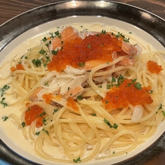 スモークサーモンといくらのパスタ