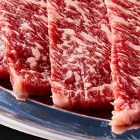 お肉の魅力を伝える専門スタッフの接客