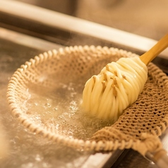 打ち立て讃岐うどん♪お腹も心も満たされる充実ランチの写真