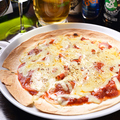 料理メニュー写真 4種のチーズトルティーヤピザ