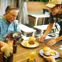 大切なペットと一緒に、美味しいハンバーガーを是非！