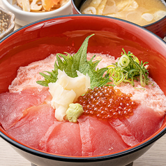 マグロ・イクラ・ネギトロ丼