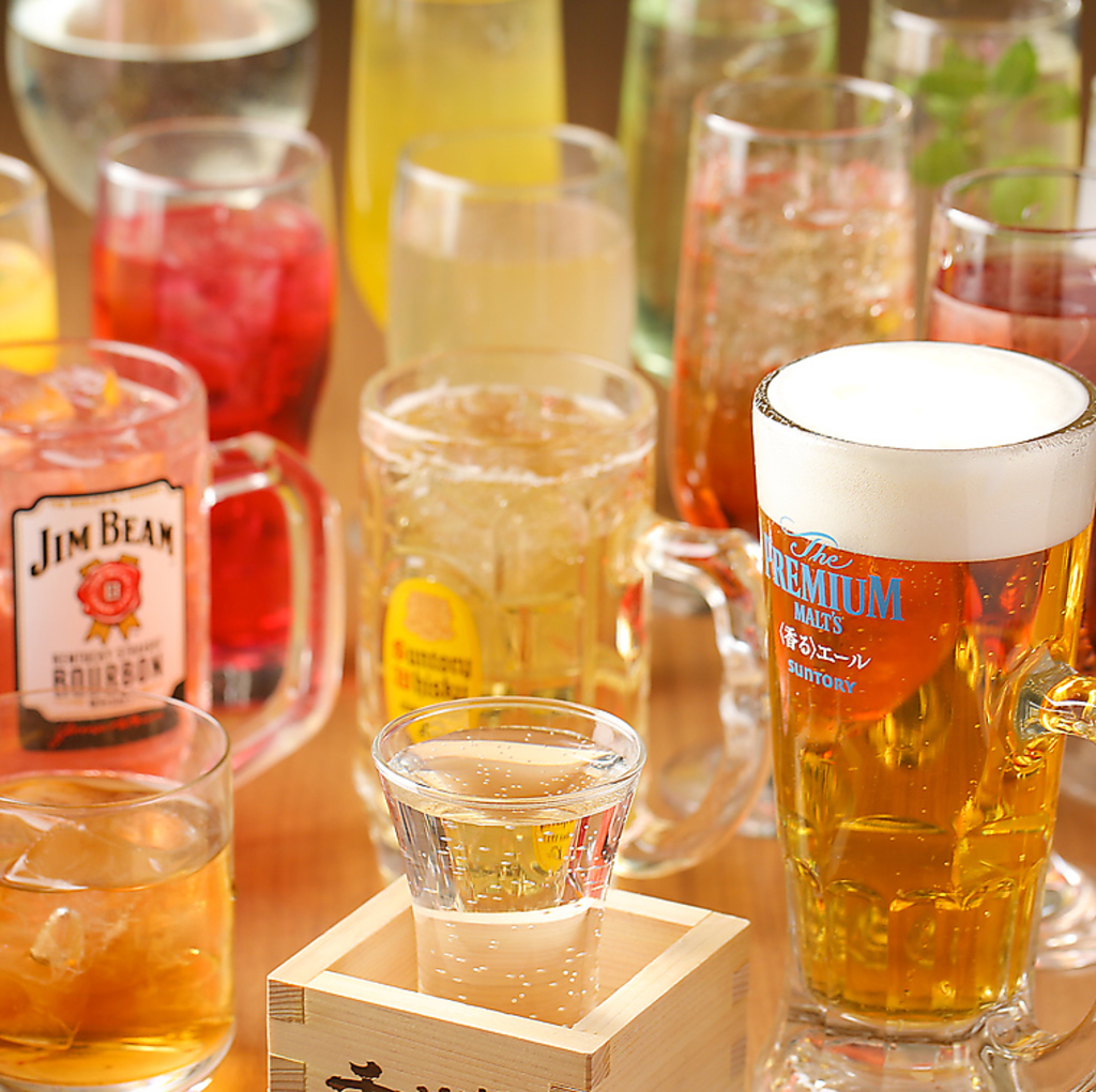 生ビールや焼酎、カクテル、ソフトドリンクなど約130種の飲み放題がクーポン利用で⇒1500円に！