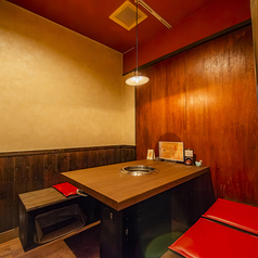 4名様用のテーブルを3部屋ご用意しております。