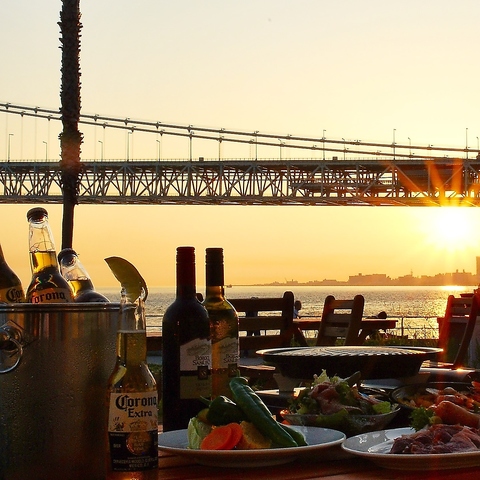 DINING ROOM IN THE MAIKO zeZg_ˁEq