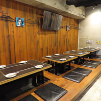 掘りごたつ席2名×4席