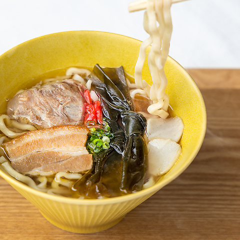 沖縄料理の数々と和の魅力が融合した特別な味わい、くつろげる空間でお待ちしています