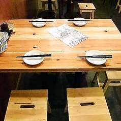 テーブル4名～