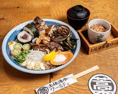 当店大人気『皿鉢』コースでも定食でも注文可能!