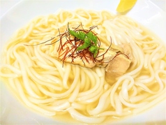 伊是名産島米“太陽麺”のフォー(蒸鶏)