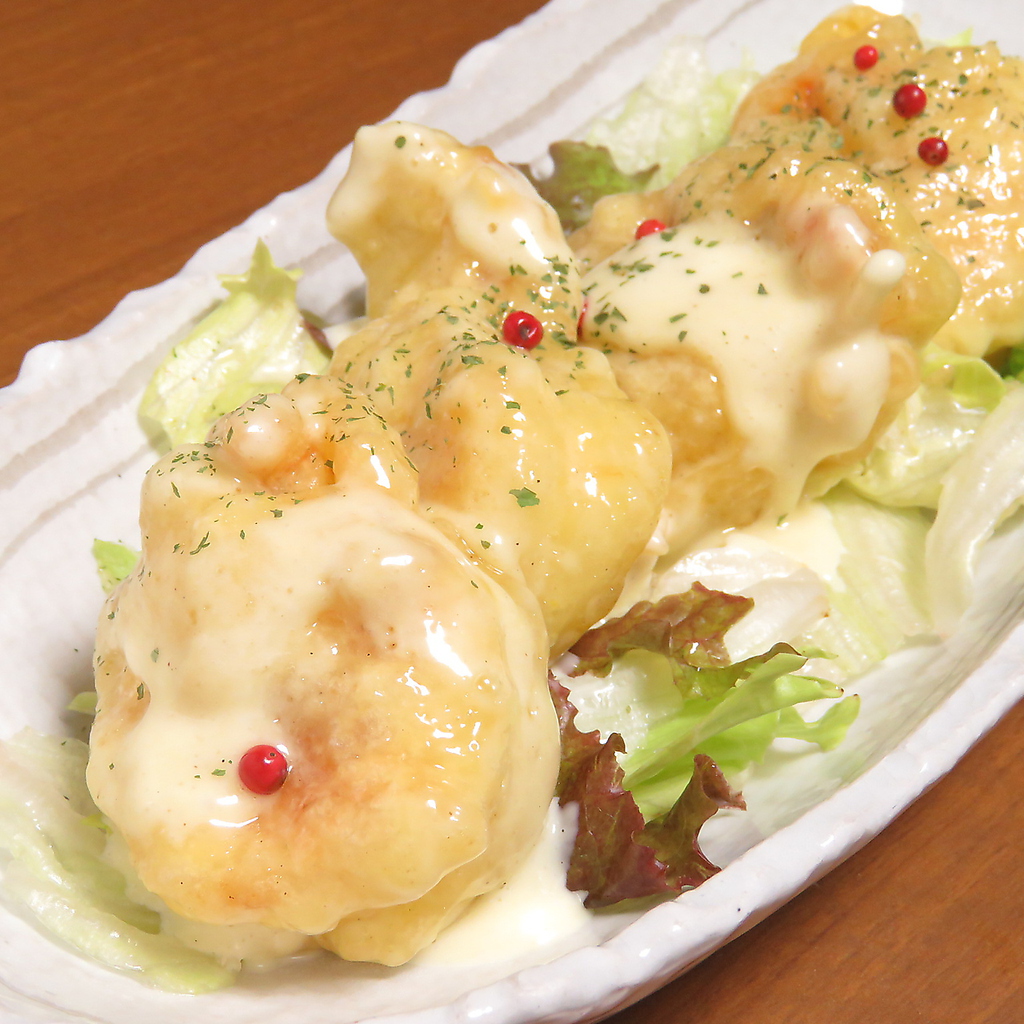 人気No.1メニュー「特大エビマヨ 」1078円(税込)♪プリプリの海老は食べ応え◎おつまみにも最適です